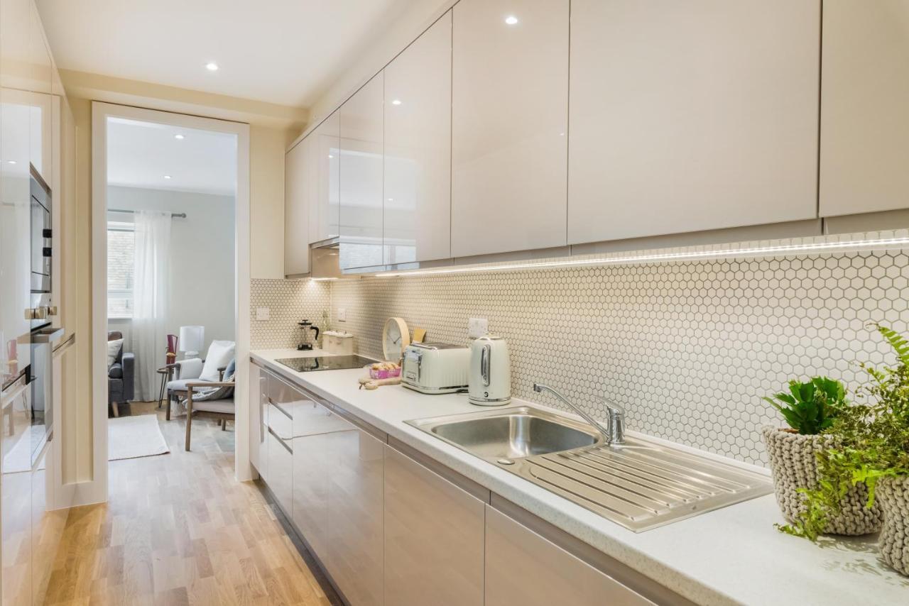 Staylux Kensington London Exterior photo
